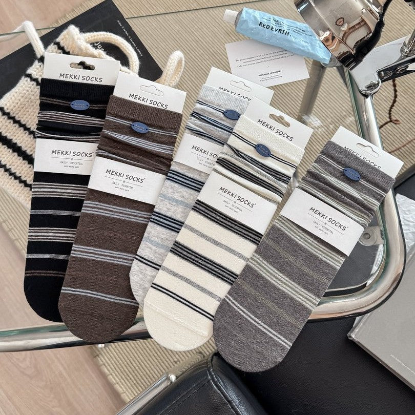 CHARM original five-color button-detail sock set display