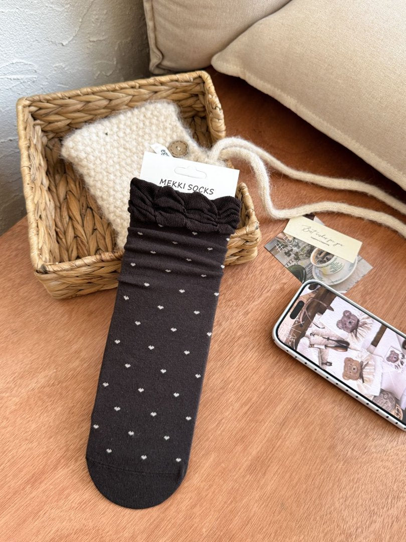 RIBBON original dark brown micro-dot ruffle cuff socks