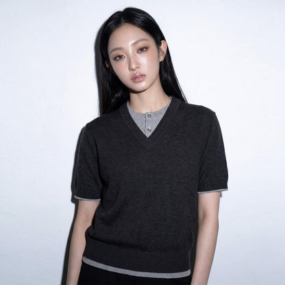 REDRINSE LAYERS dark gray knit T-shirt relaxed fit on female model