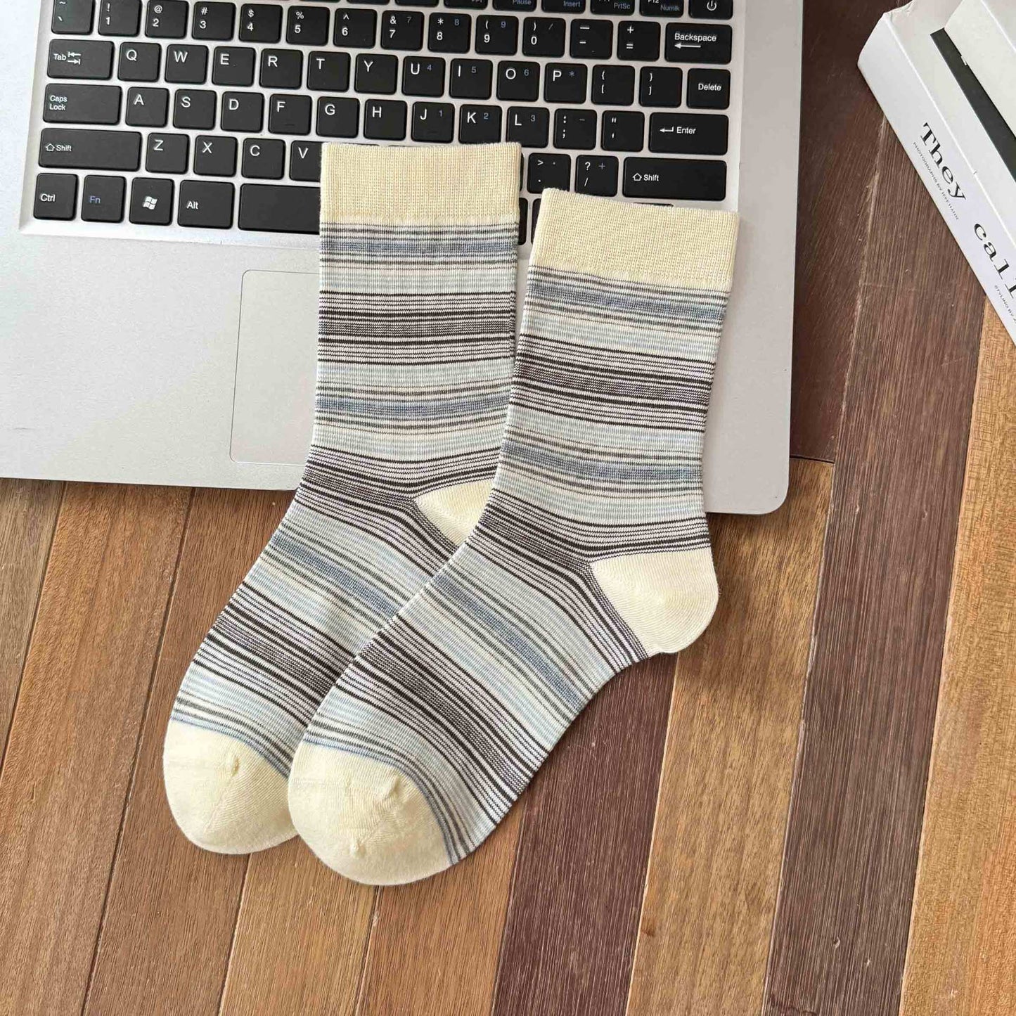 SIGNAL original cream and gray fine stripe socks
