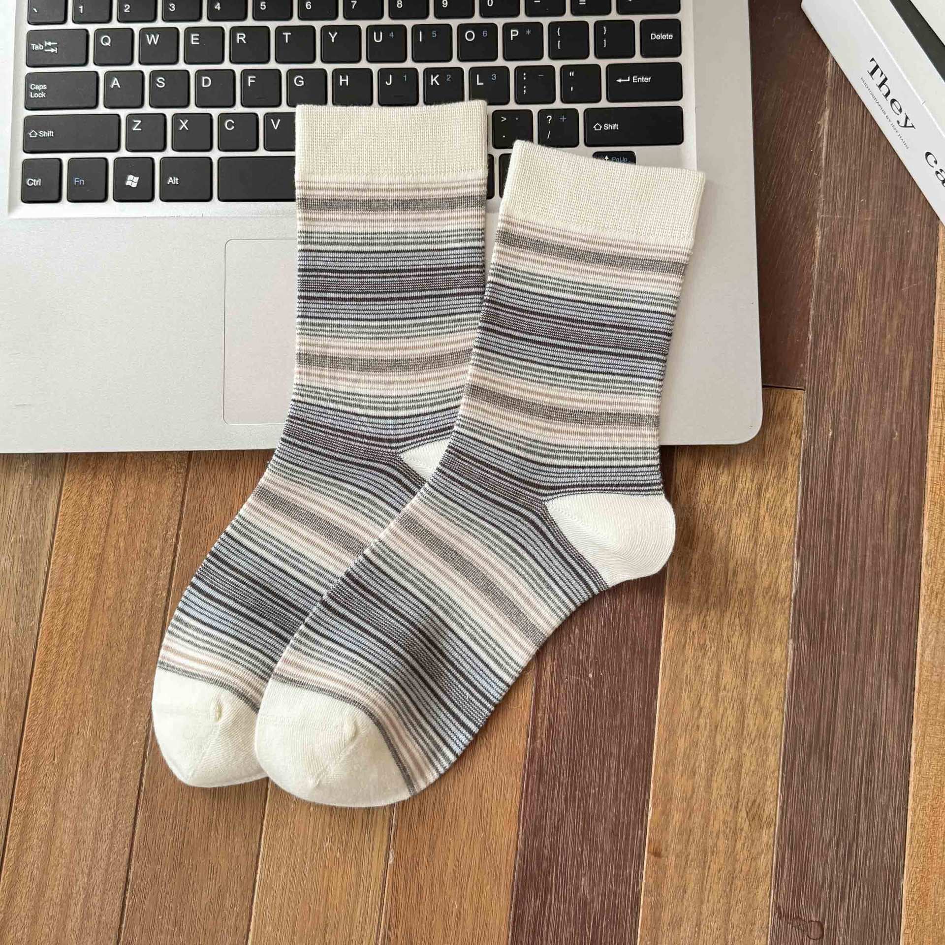 SIGNAL original off-white gray and dusty pink stripe socks